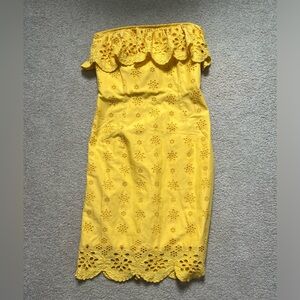 ☀️ For the Southern ladies! Stand out in this vibrant, eyelet strapless dress!☀️